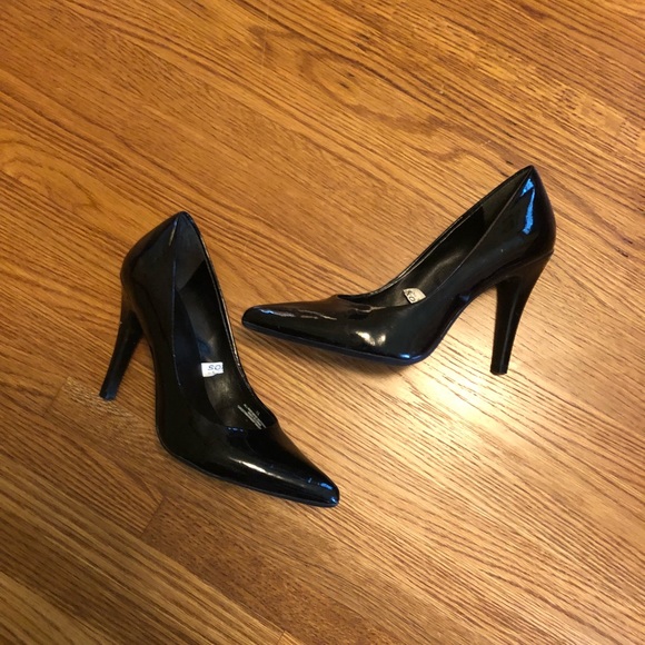 Pointed toe patent leather heels - Picture 6 of 6